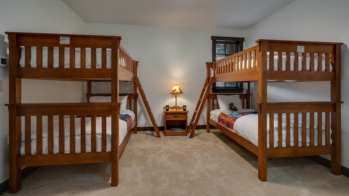 غرفة النوم 5، الطابق السفلي - غرفة نوم ذات طابقين في الطابق السفلي