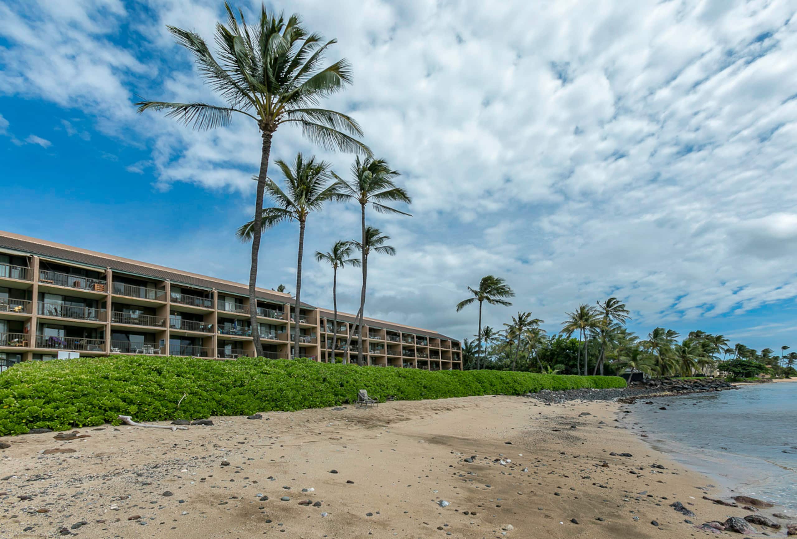Condo in Wailuku · ★4.86 · 2 bedrooms · 3 beds · 2 baths - Image 40