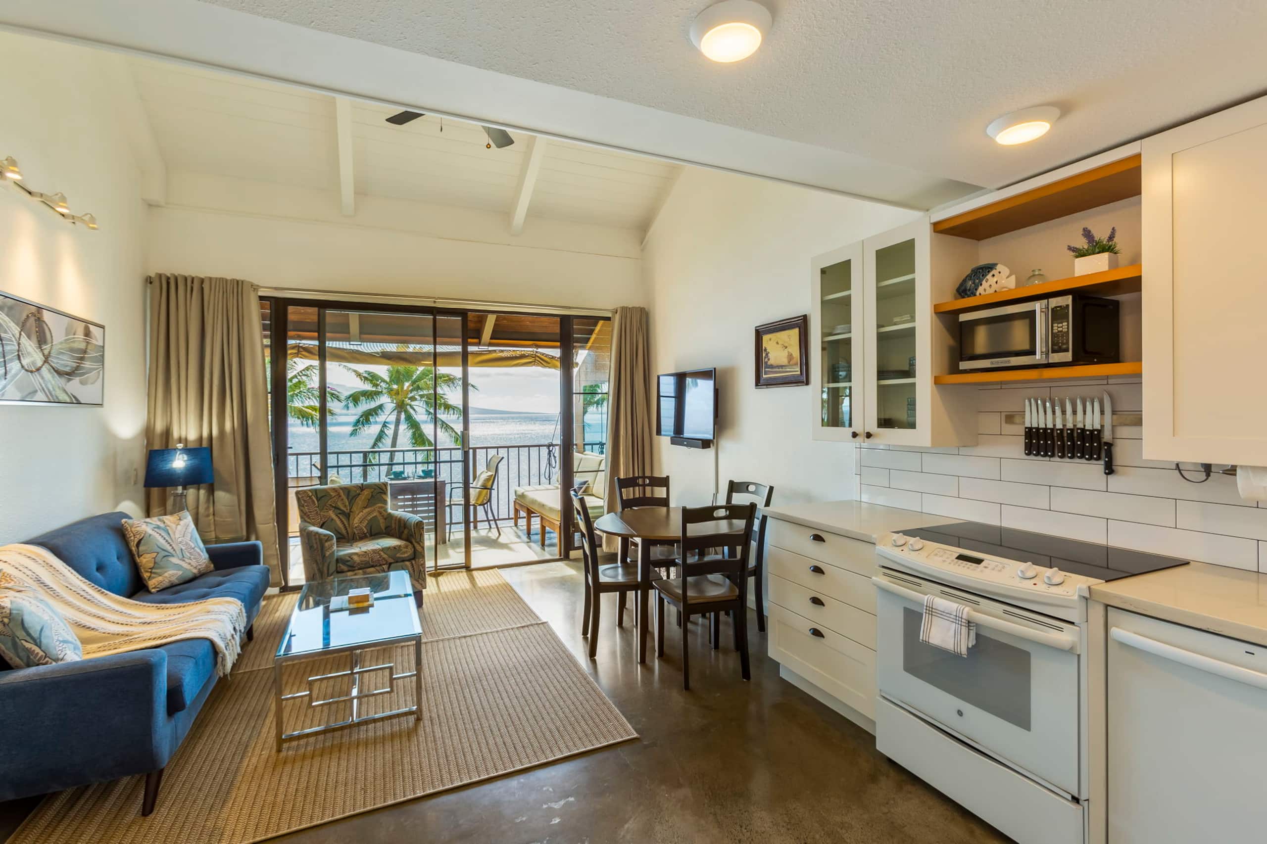 Condo in Wailuku · ★4.86 · 2 bedrooms · 3 beds · 2 baths - Image 11
