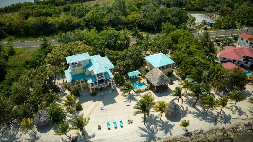 Lucky Duck Villa – Huge Beachfront, Pool and Pier gallery image 4