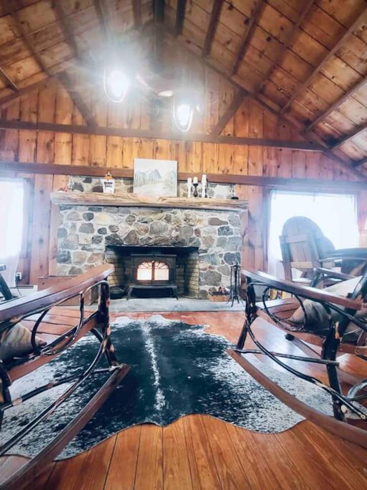 The Bristol Lodge - Finger Lakes, NY