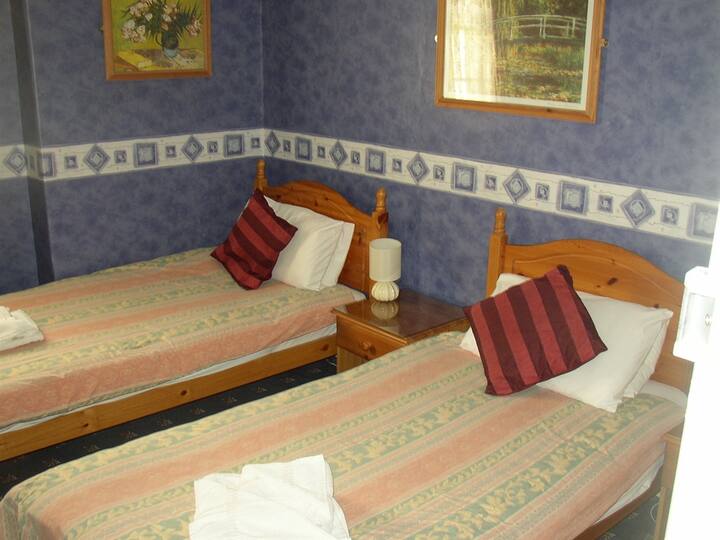 Twin-standard-sdb Privée-room 12 - Weymouth, UK