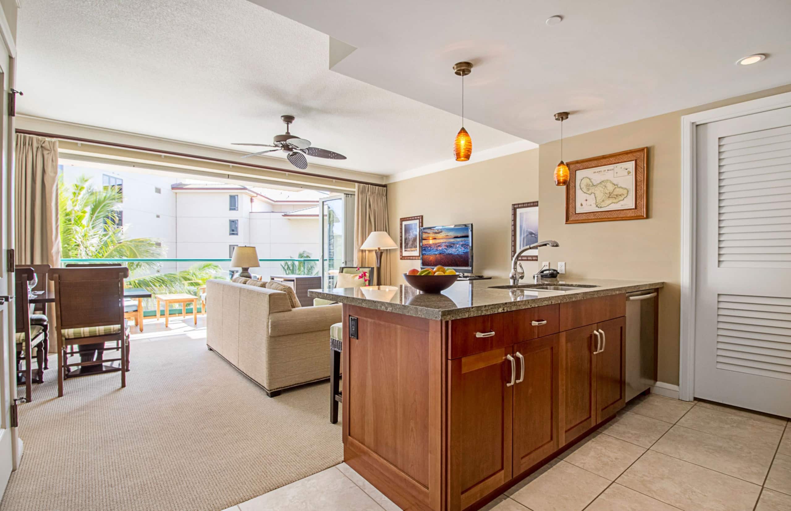 Condo in Lahaina · ★4.95 · 1 bedroom · 2 beds · 1 bath - Image 3