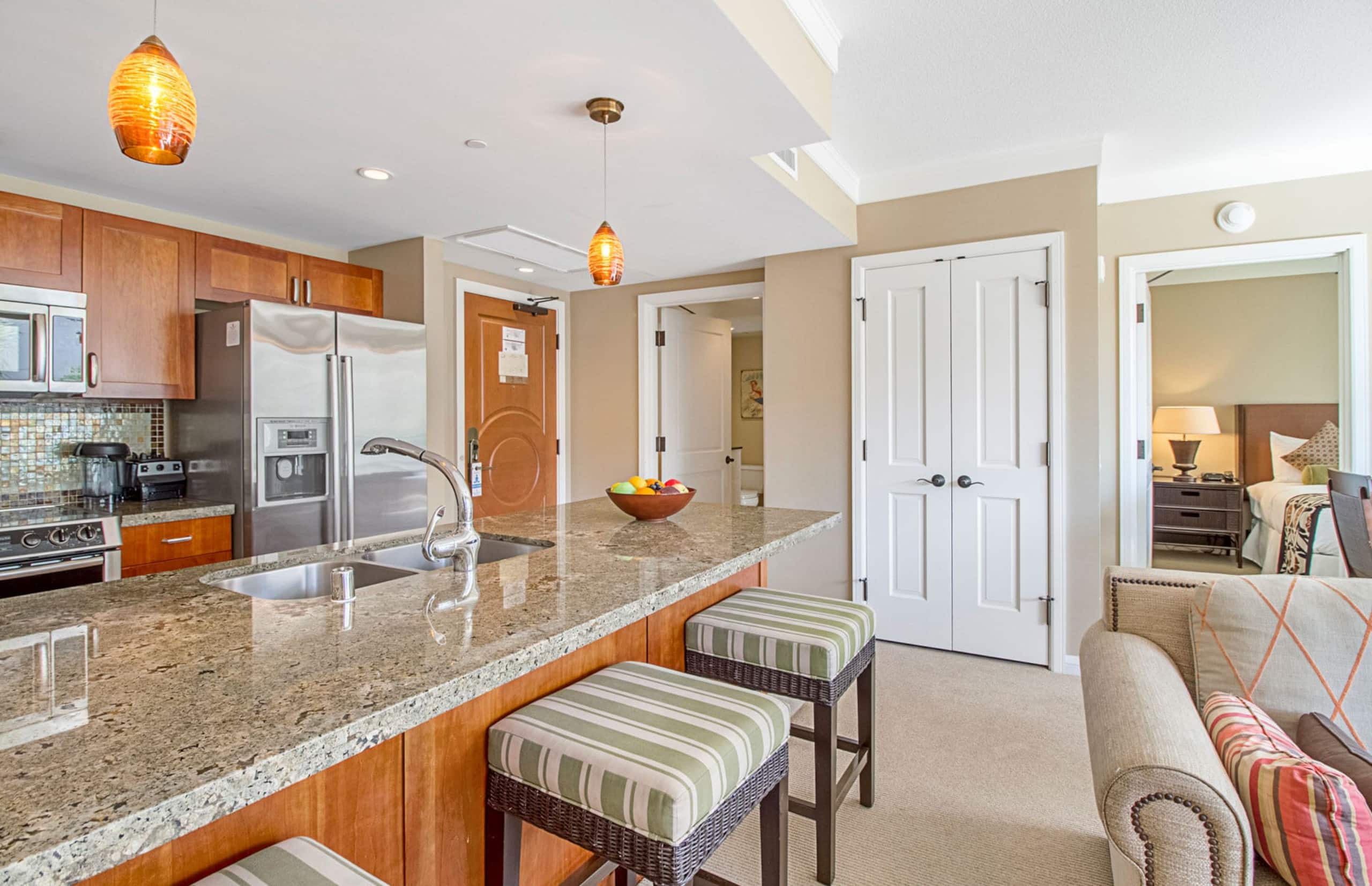Condo in Lahaina · ★4.95 · 1 bedroom · 2 beds · 1 bath - Image 6