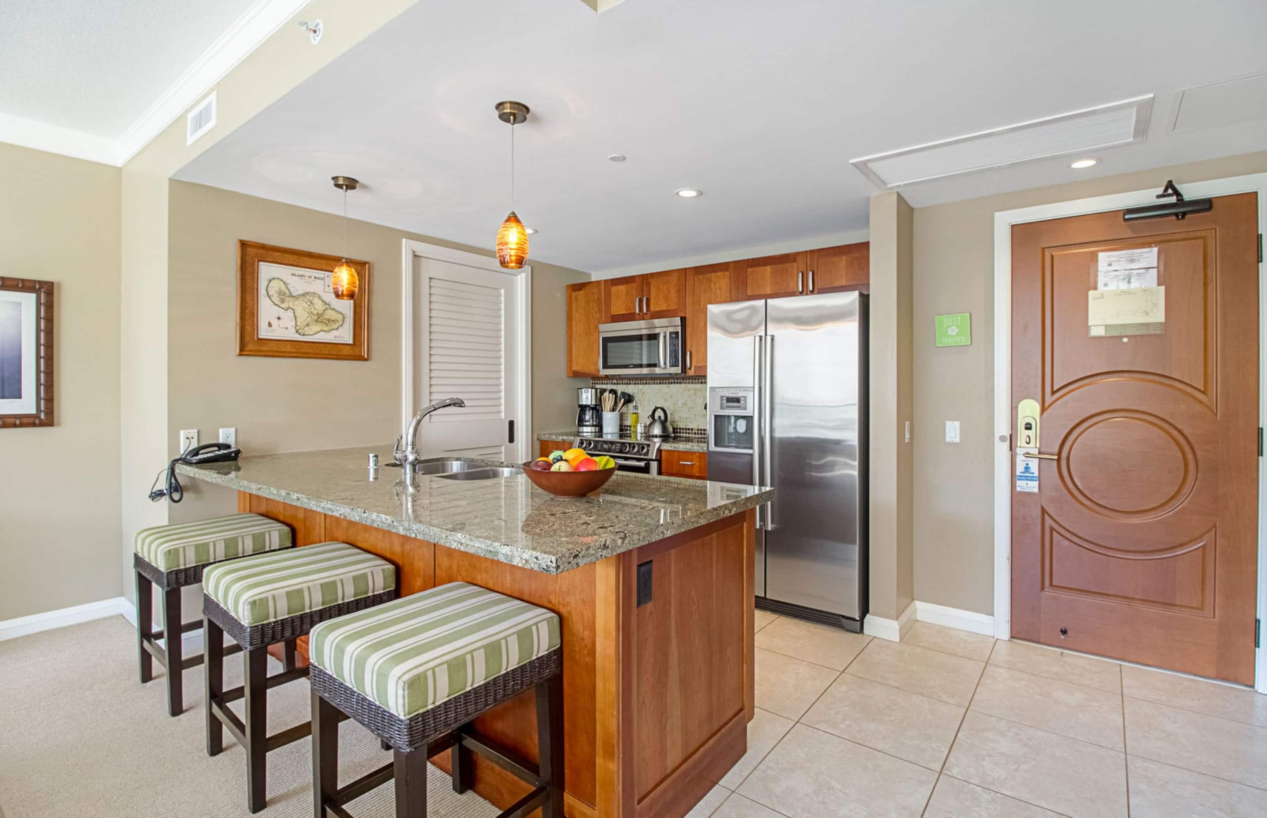 Condo in Lahaina · ★4.95 · 1 bedroom · 2 beds · 1 bath - Image 5