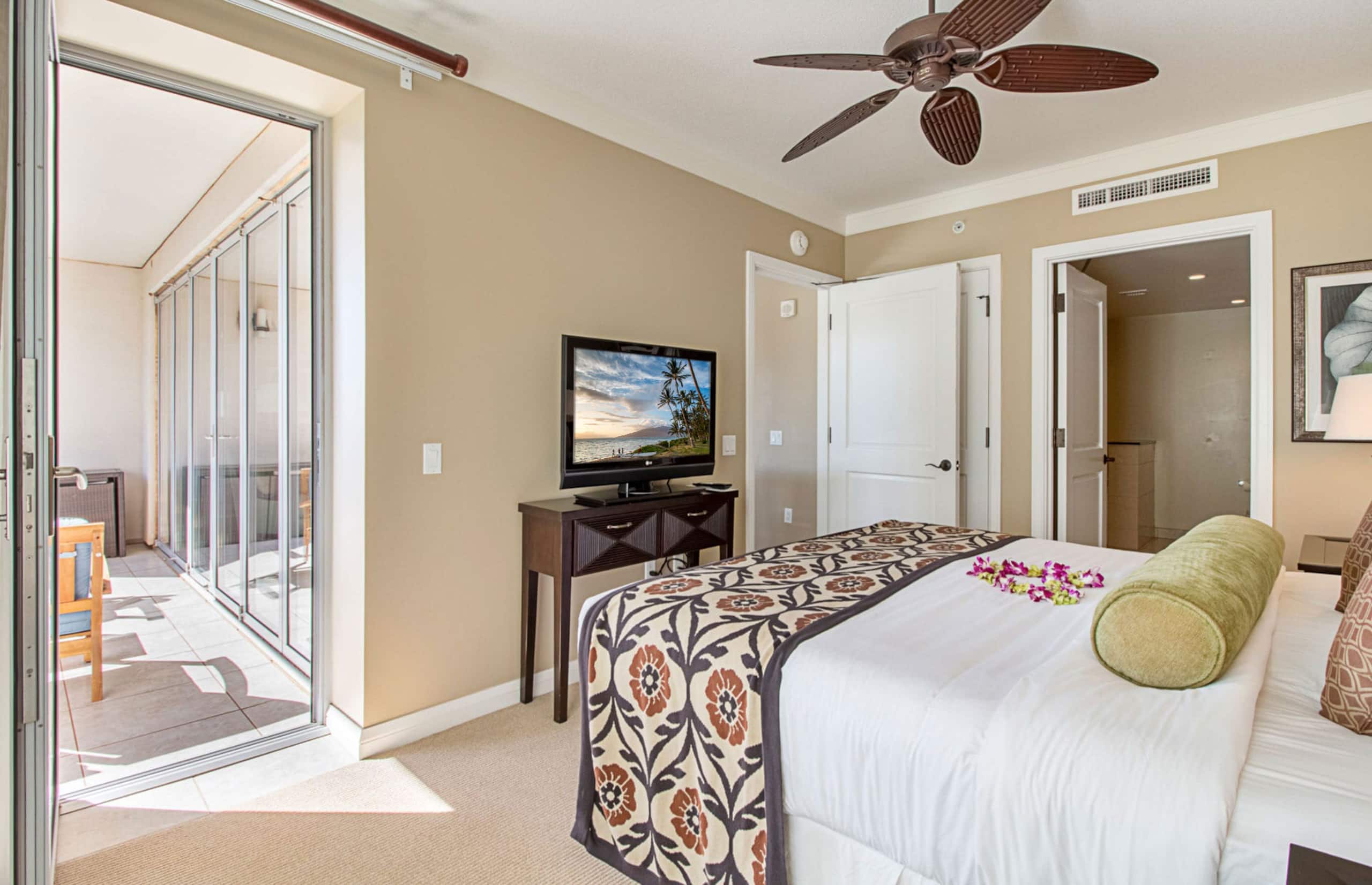 Condo in Lahaina · ★4.95 · 1 bedroom · 2 beds · 1 bath - Image 12