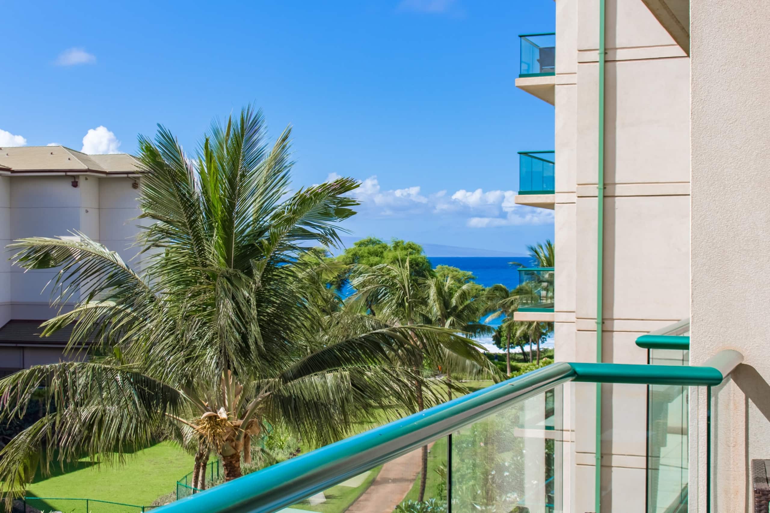 Condo in Lahaina · ★4.95 · 1 bedroom · 2 beds · 1 bath - Image 1