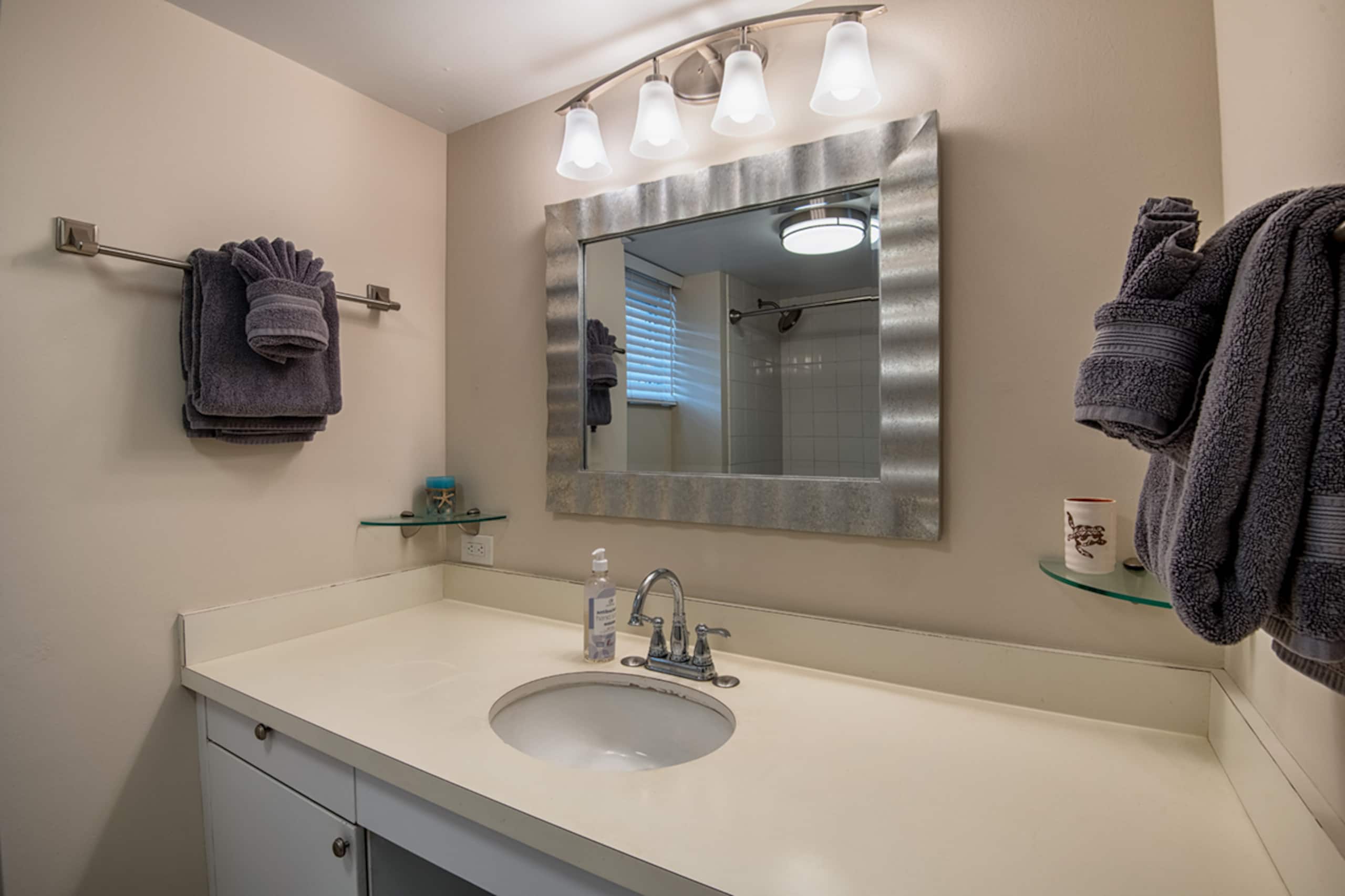 Condo in Kailua-Kona · ★4.4 · 1 bedroom · 1 bed · 1 bath - Image 7