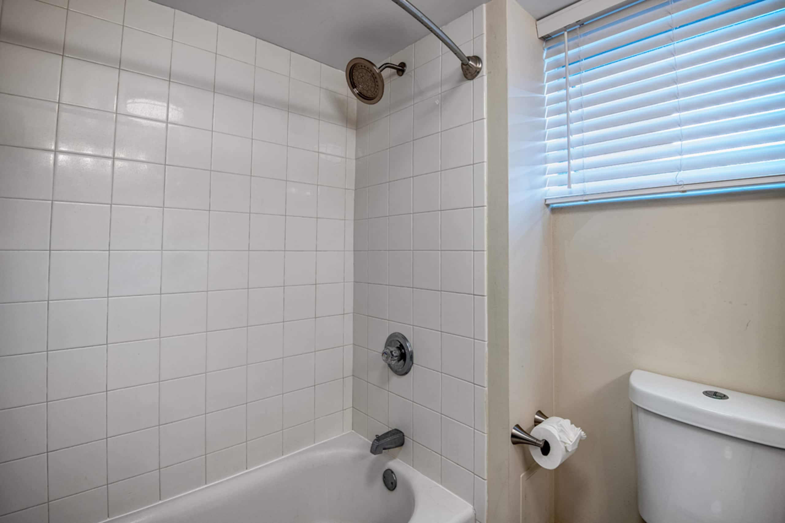 Condo in Kailua-Kona · ★4.4 · 1 bedroom · 1 bed · 1 bath - Image 6
