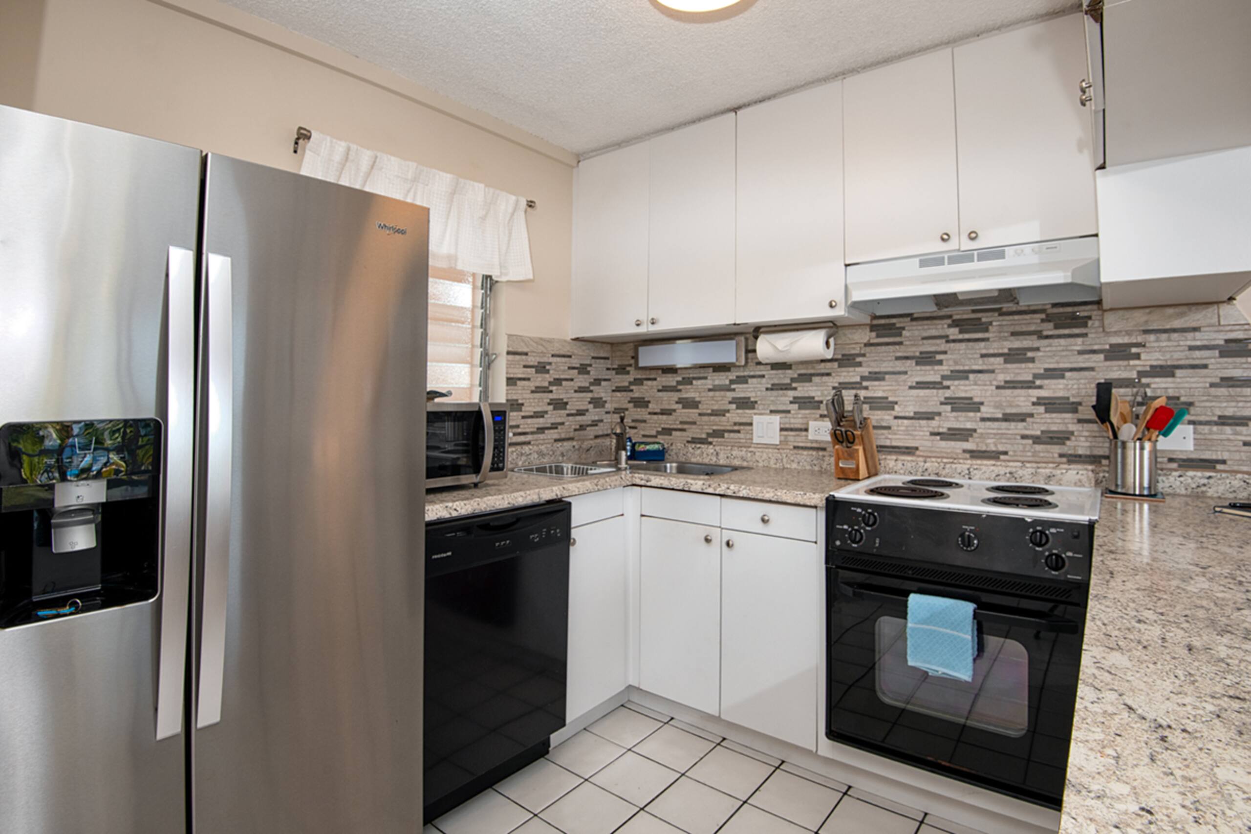 Condo in Kailua-Kona · ★4.4 · 1 bedroom · 1 bed · 1 bath - Image 2