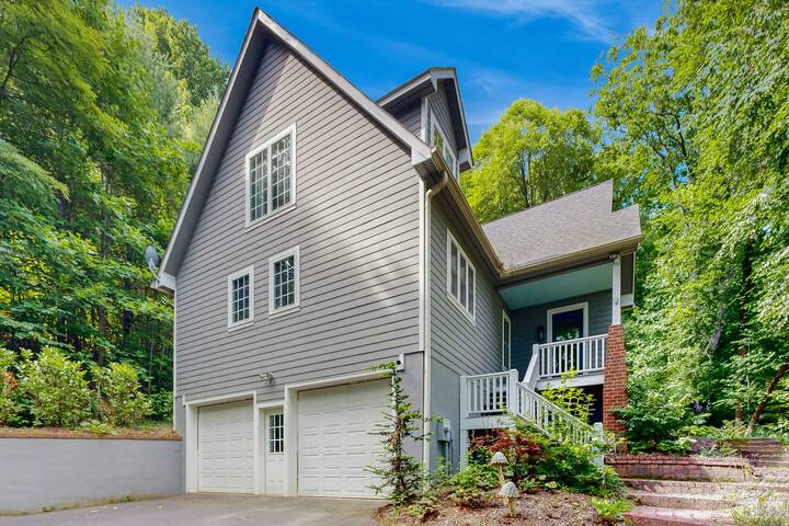 4BR | Balcony | Firepit | Home Office gallery image 4