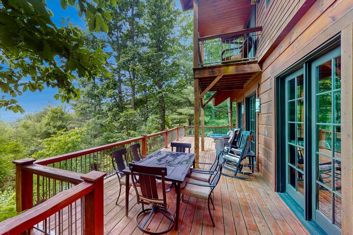 Cabins 5BR Mountainview | Fireplace | Patio gallery image 4