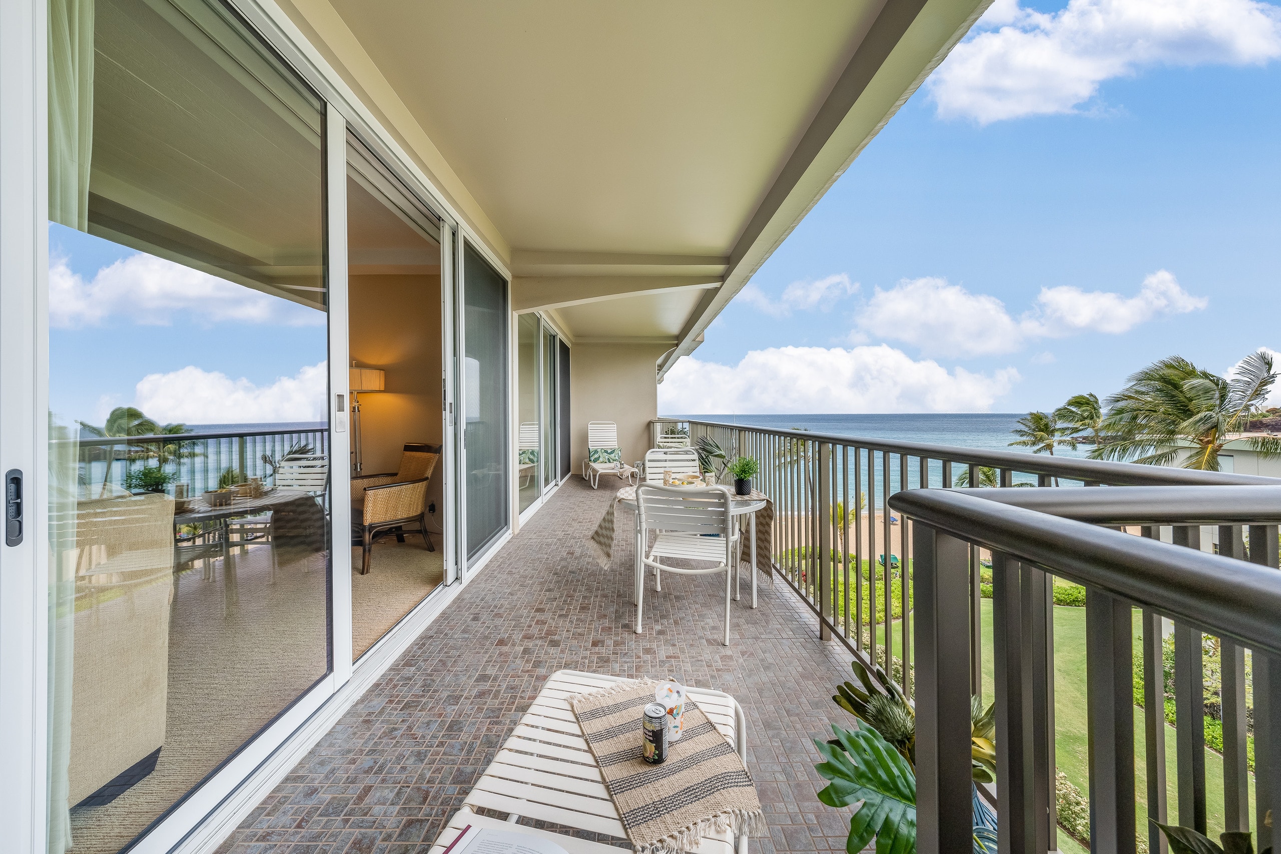 Condo in Lahaina · ★4.79 · 1 bedroom · 2 beds · 2 baths - Image 25