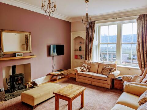 Huge 4 Bed Apt - Perfect Base in Scottish Borders
