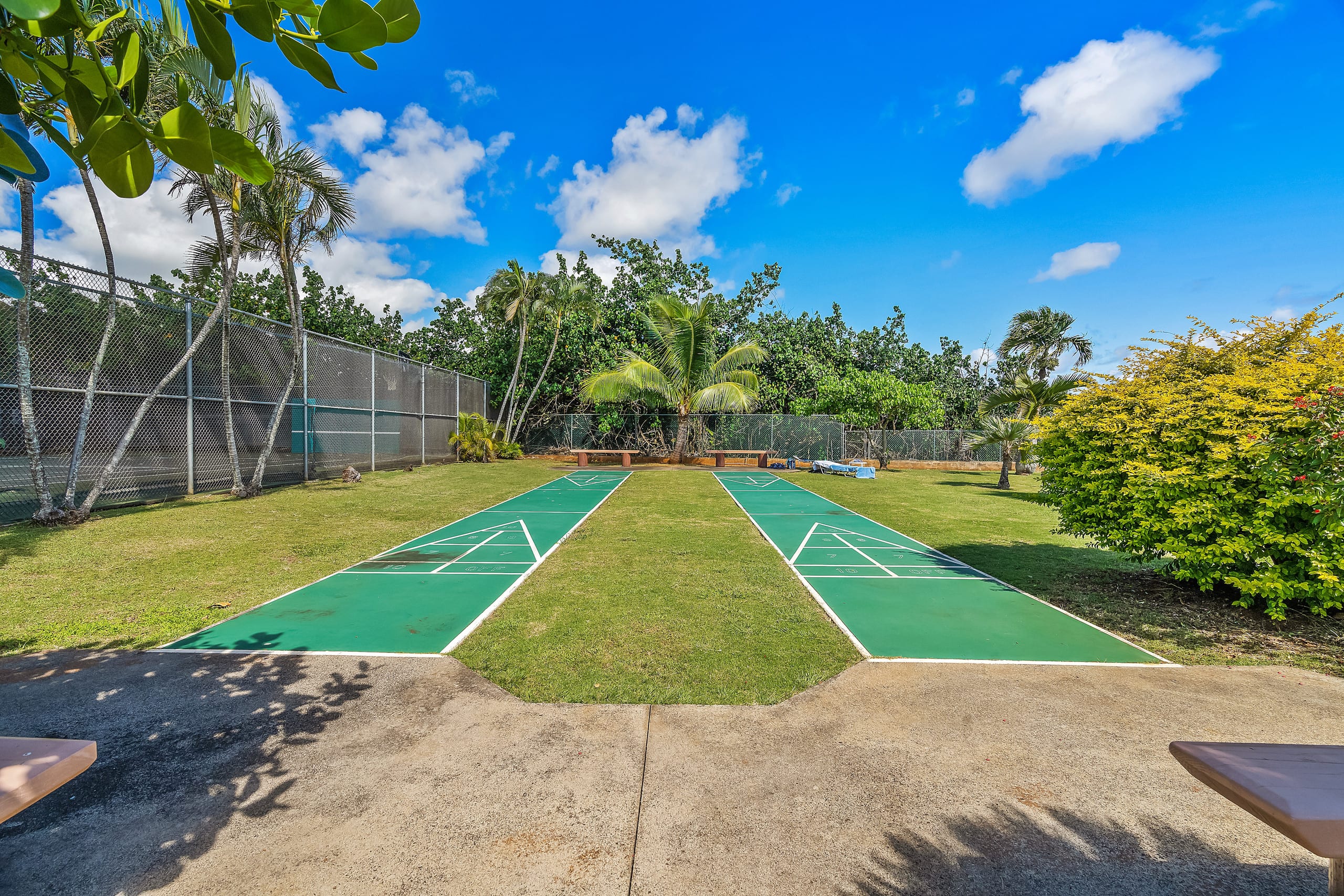 Condo in Lihue · ★4.96 · 2 bedrooms · 4 beds · 2 private baths - Image 30
