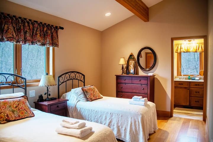 Dormitorio2 del piso superior con baño privado