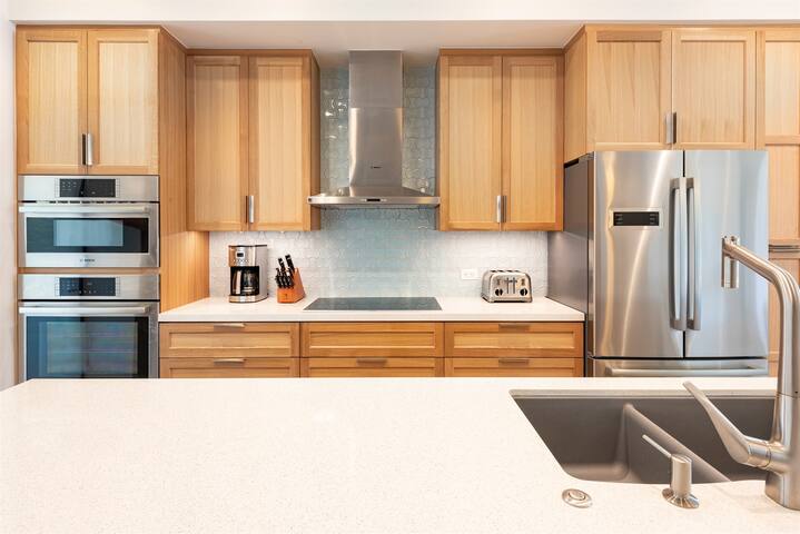 KLVR presents Garden Level Luana Villa 11B gallery image 4