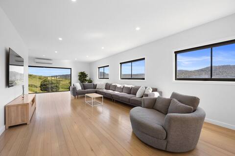 Black Diamond - Luxury Home in Merrijig