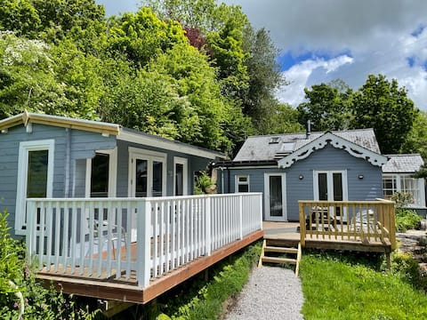 Lower Hill Cottage w/Swedish Hot Tub