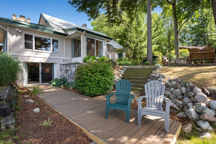 Big Bass Lake Retreat-Hot Tub, Wi-Fi, Kayaks