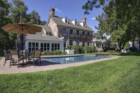 Fall at Combsberry – Private Waterfront Estate