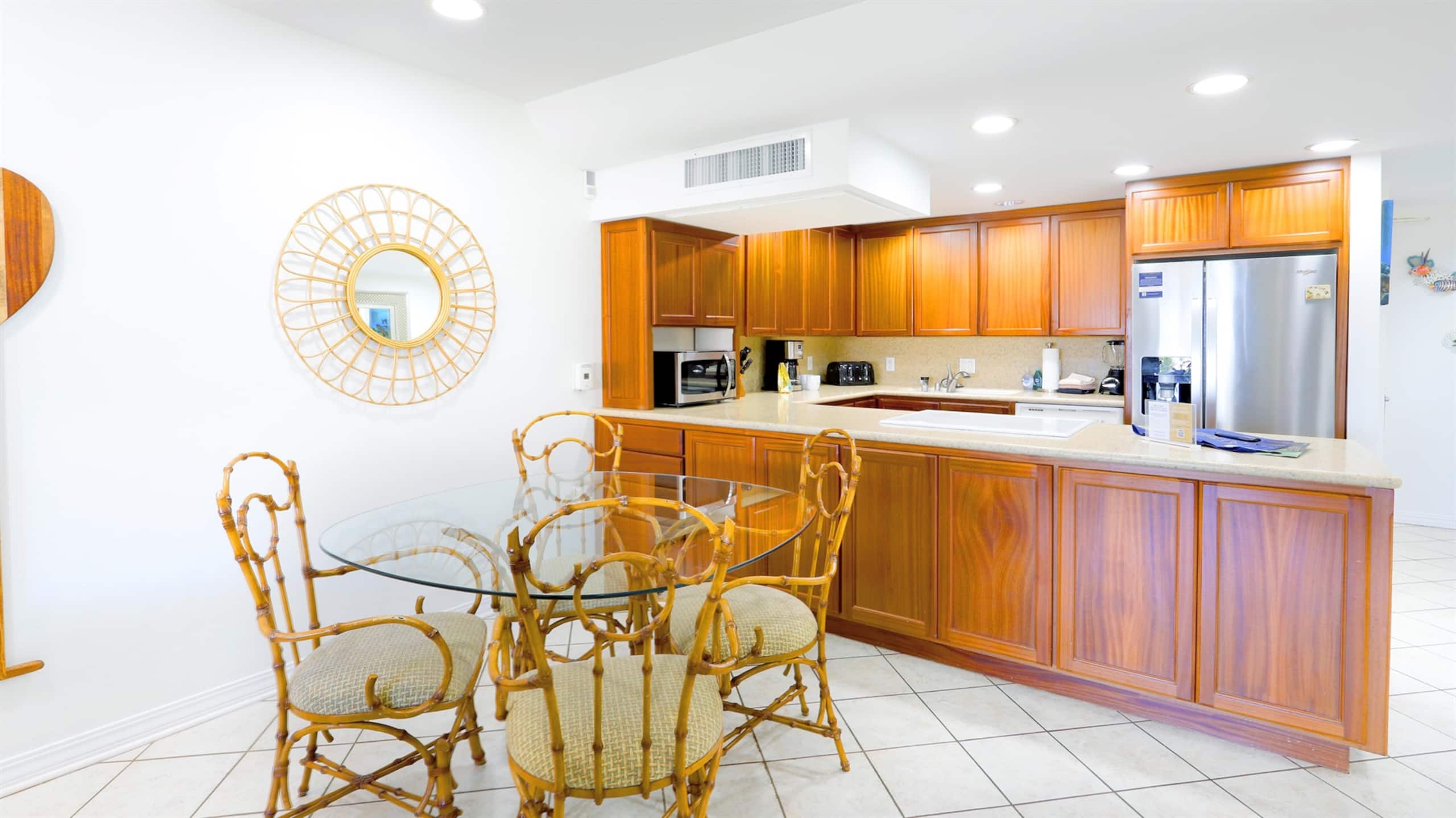 Condo in Lahaina · ★4.71 · 2 bedrooms · 4 beds · 2 baths - Image 28