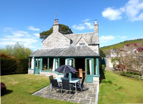 Lovely house with coastal walks 1 mile away