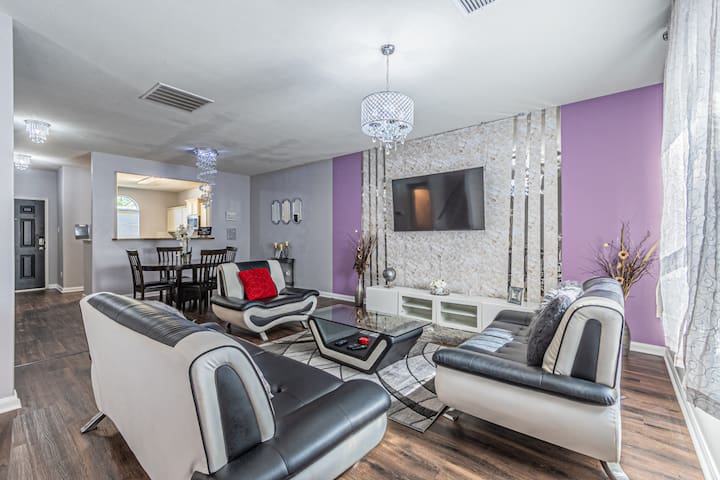 LUX Dallas Retreat | Groups near Downtown Dallas!