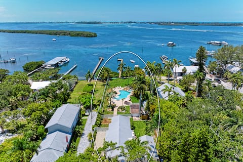 Crooked Coconut: Pool, Spa, Dock, Cortez Village