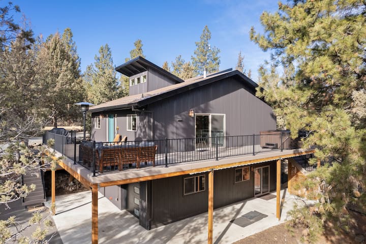 Pine Knoll - Hot Tub, Propane Fire Pit - Bend, OR