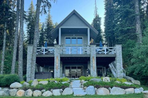 Vacation Home of Your Dreams w/ Mountain Views!