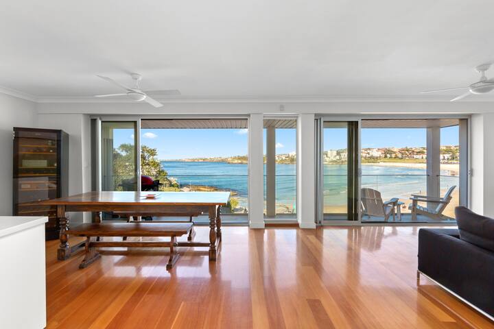Beachfront luxury 3 beds with ocean view balcony gallery image 3