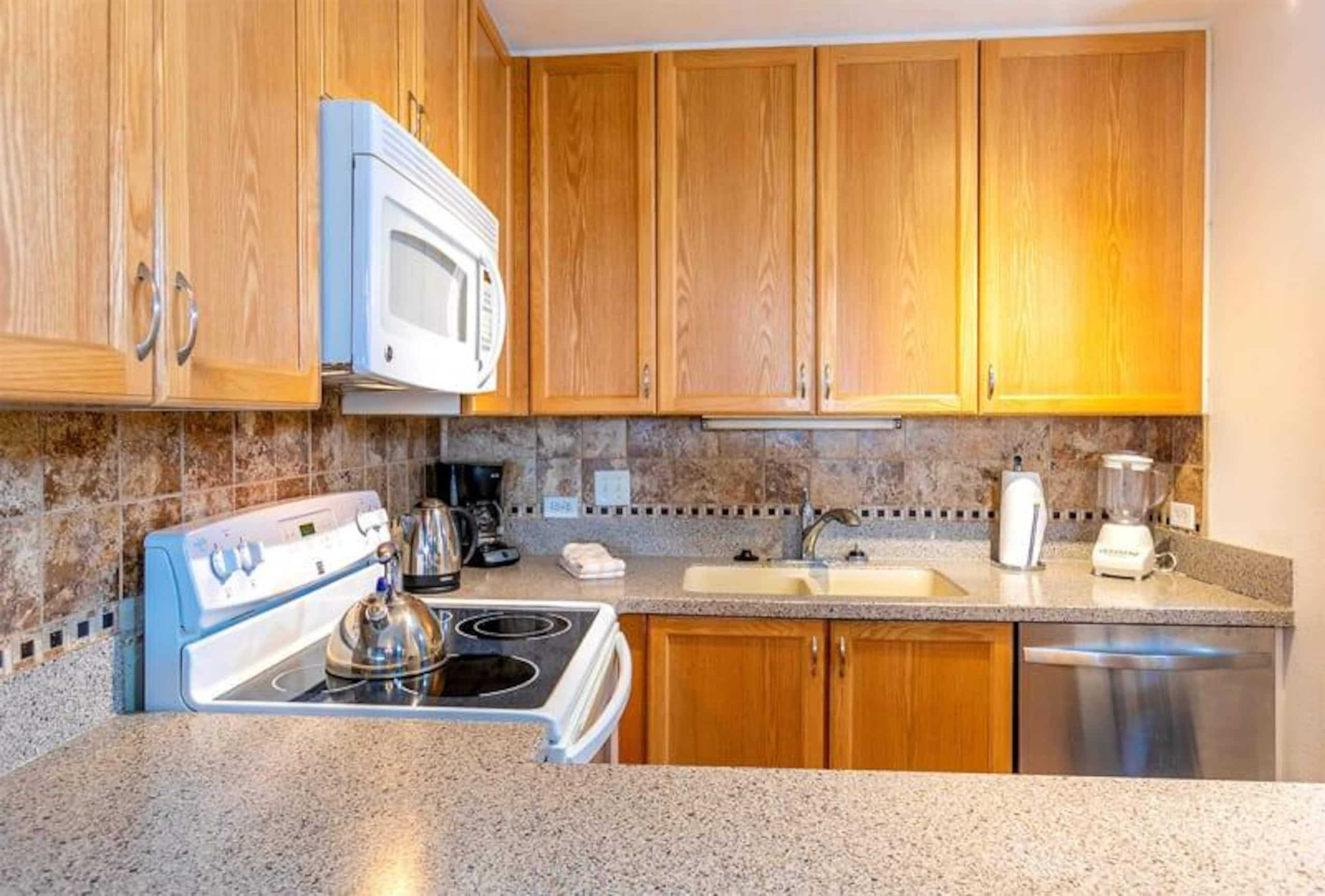 Condo in Kihei · ★4.6 · 2 bedrooms · 3 beds · 2 shared baths - Image 11