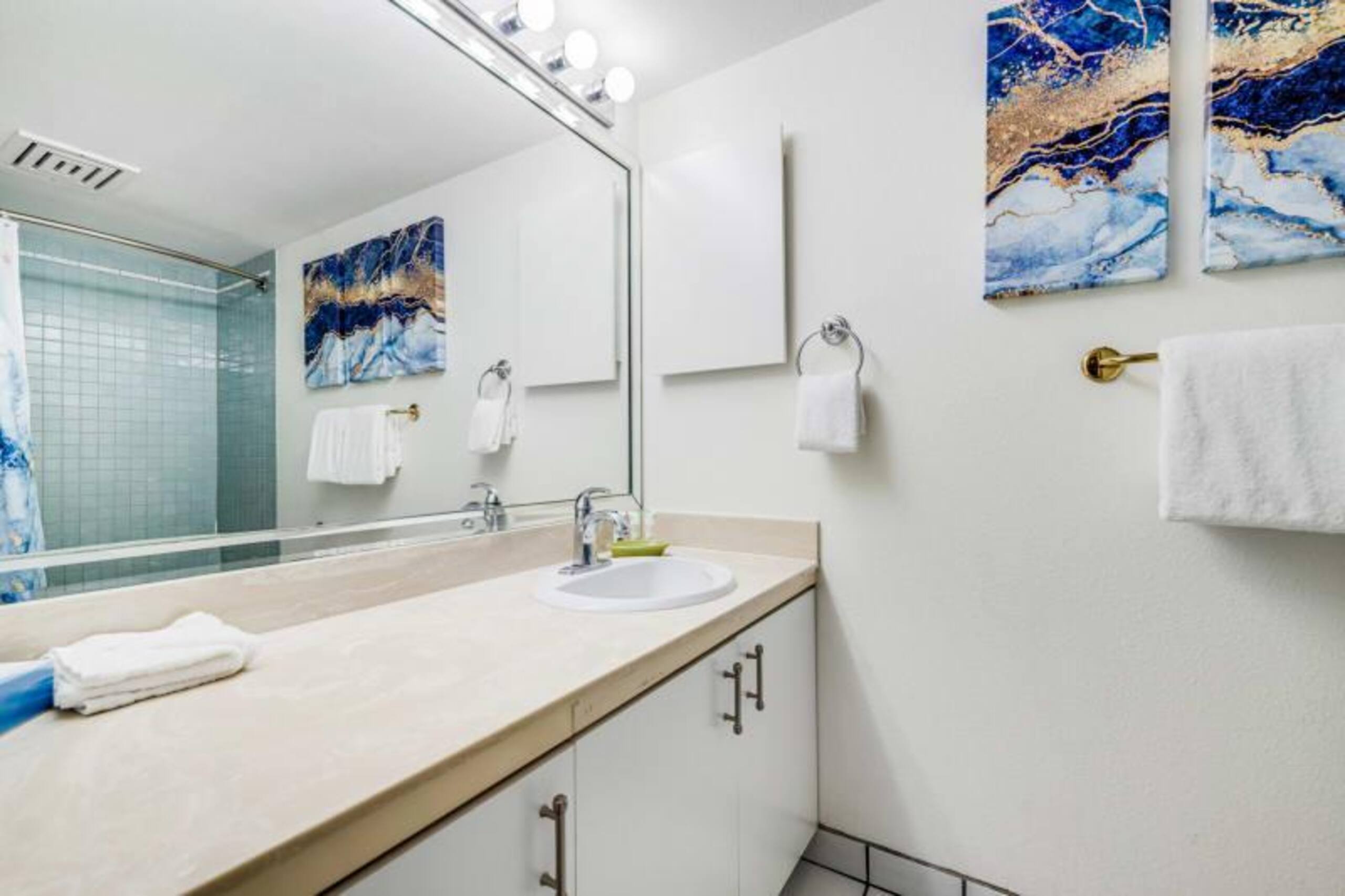 Condo in Kihei · ★4.0 · 2 bedrooms · 3 beds · 2 baths - Image 19