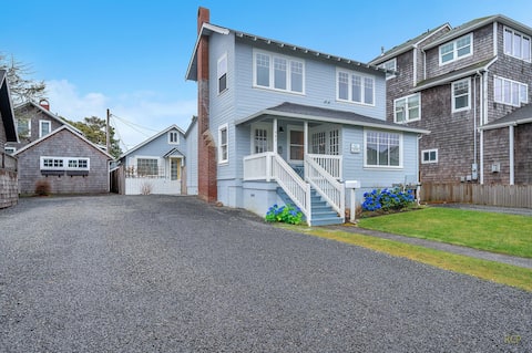 Half-Block from Beach Prom with Bonus Cottage