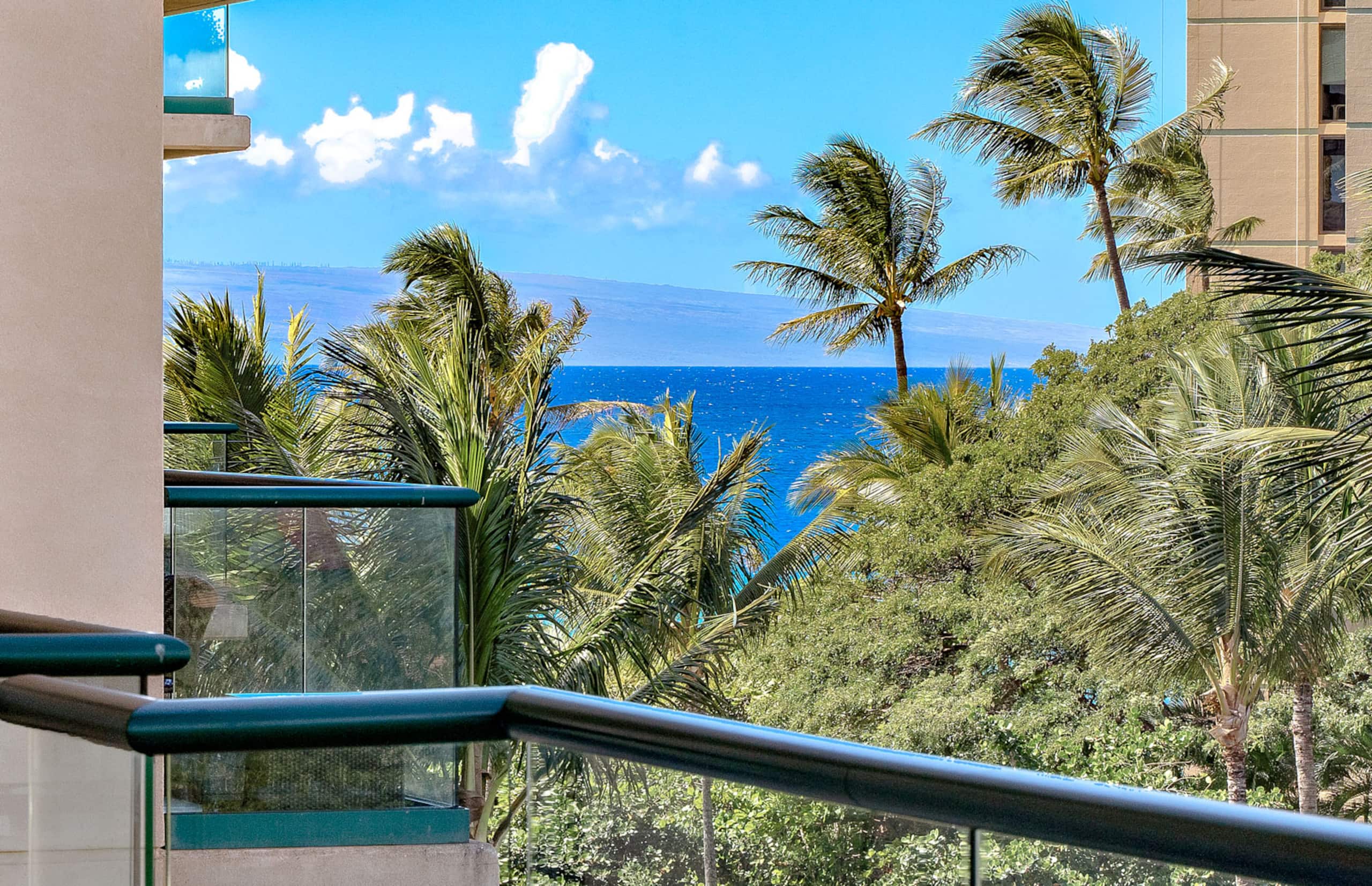 Condo in Lahaina · ★4.63 · 1 bedroom · 2 beds · 1 bath - Image 3