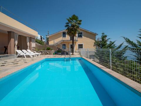 La Mer by Interhome