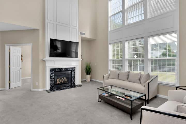 Charlotte Luxury Family Home - Charlotte, NC