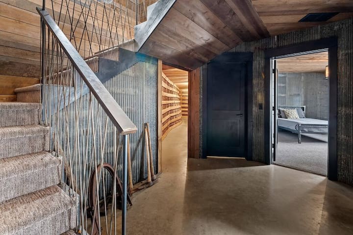 TrailHound managed Airbnb listing 3