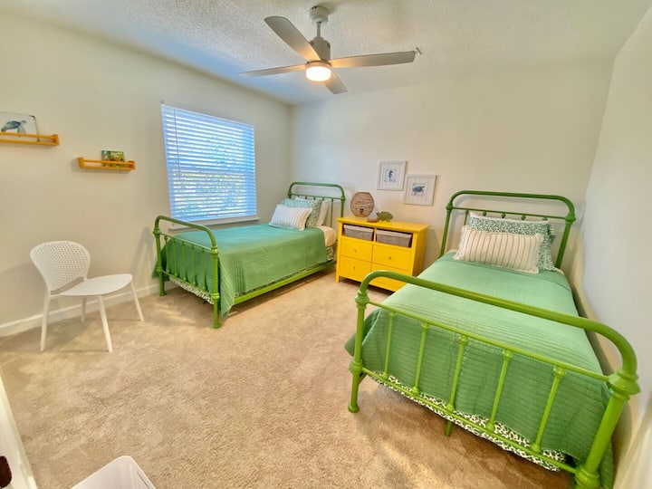 في الطابق العلوي