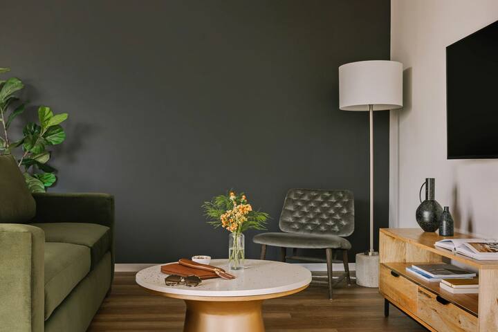 Sonder South Wabash | Two-Bedroom Apartment gallery image 5