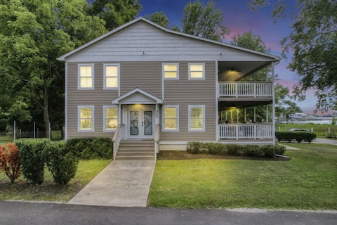 Colonial on Crane: Boat dock included