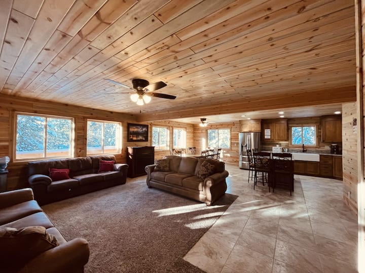 Hot Tub | Garage | Fire Pit - Blue Pine Retreat - Island Park, ID