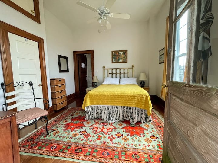 المزيد من اللقطات لغرفة النوم في الشرفة