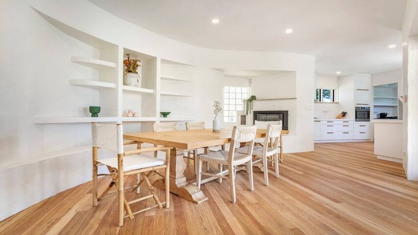 Le Dog Beach Club – chic home with pool gallery image 3