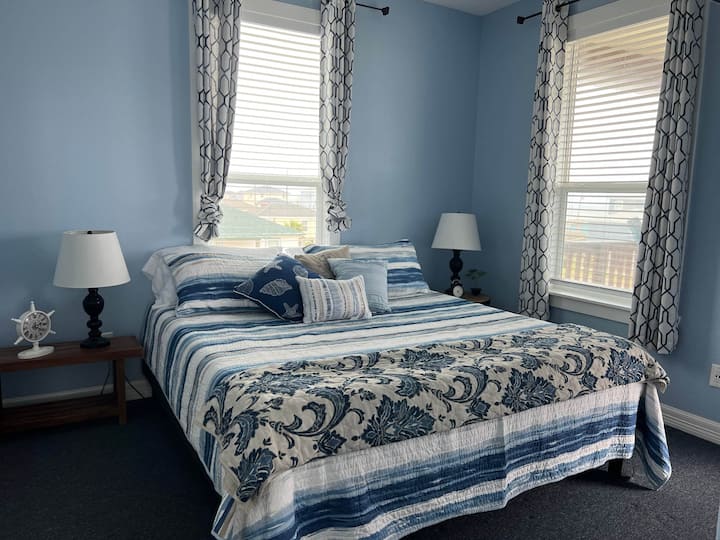 Upstairs Bedroom with King Bed