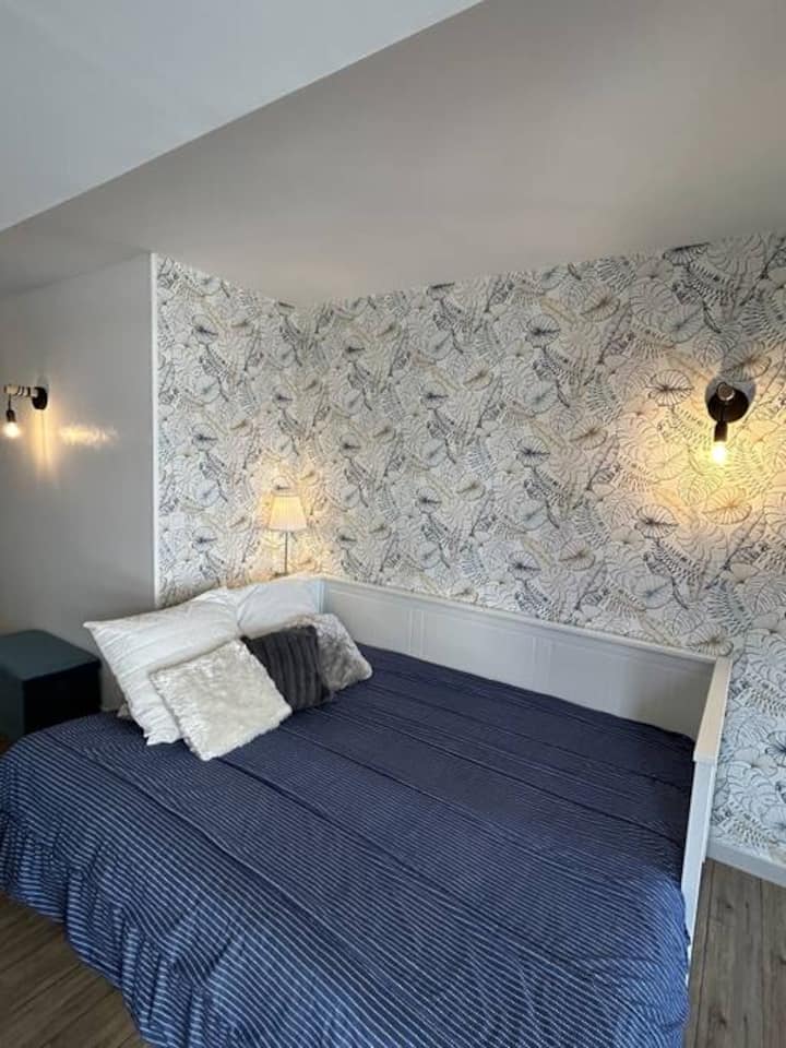 B072c0c0 62c5 4c0a 8b78 34ac2229c4d5