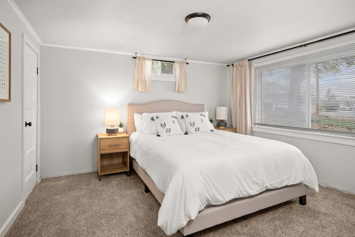 غرفة النوم الثالثة - الطابق السفلي