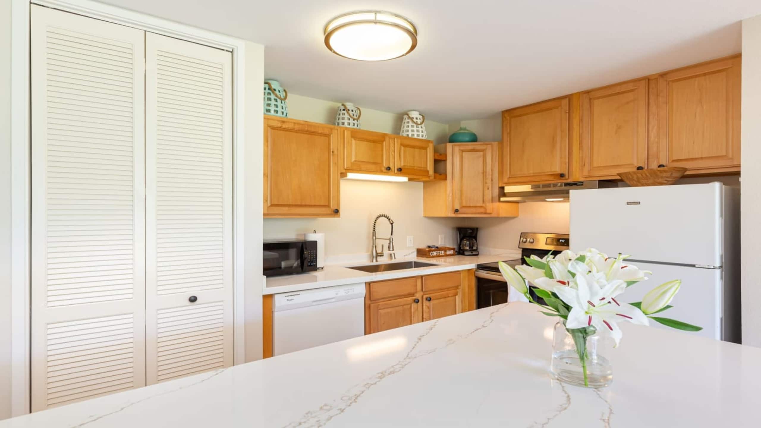 Condo in Kahuku · ★4.89 · 1 bedroom · 2 beds · 2 private baths - Image 4