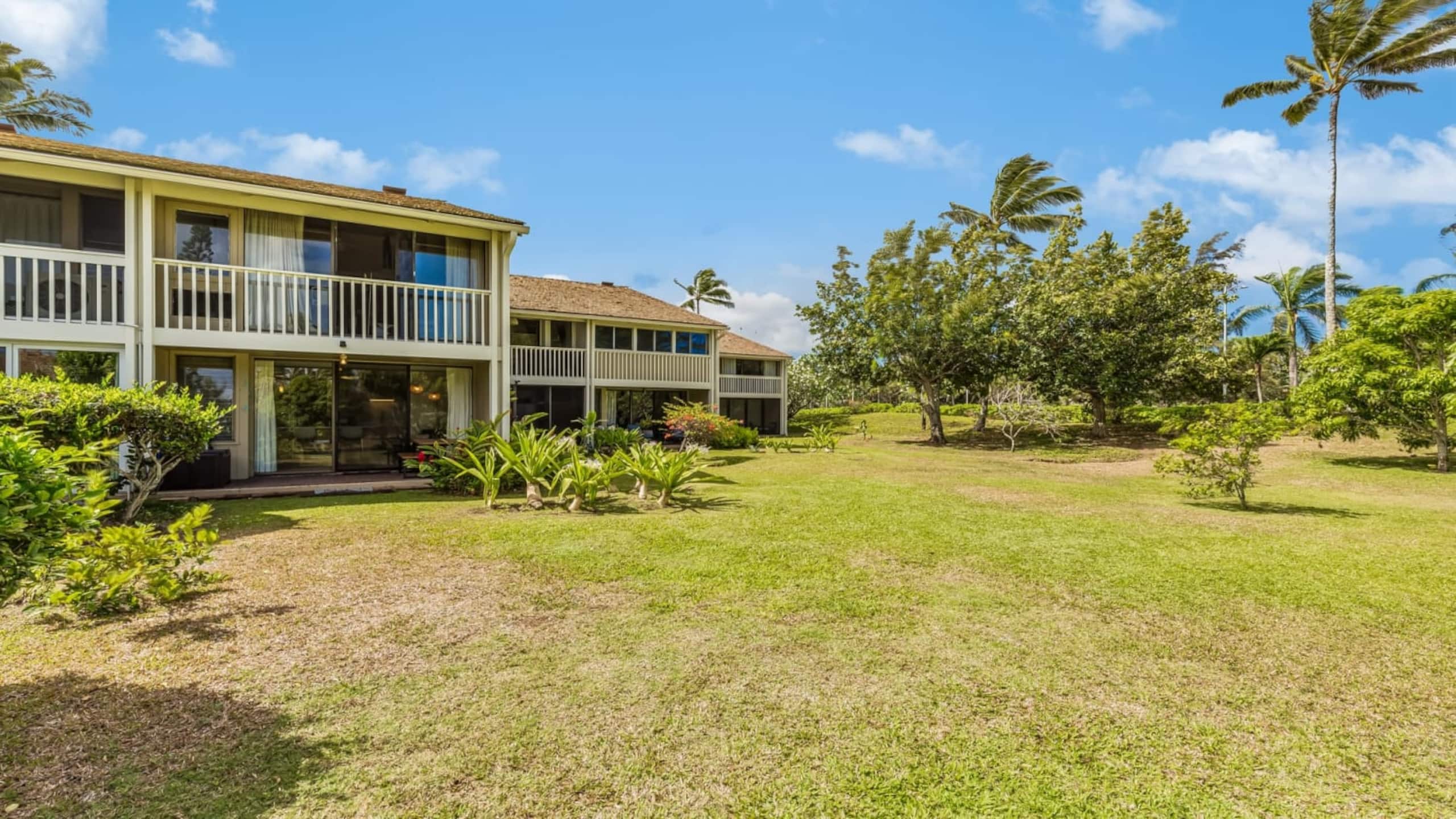 Condo in Kahuku · ★4.89 · 1 bedroom · 2 beds · 2 private baths - Image 16